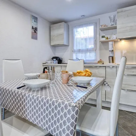 펜션 Les Landaises-12 By Interhome *